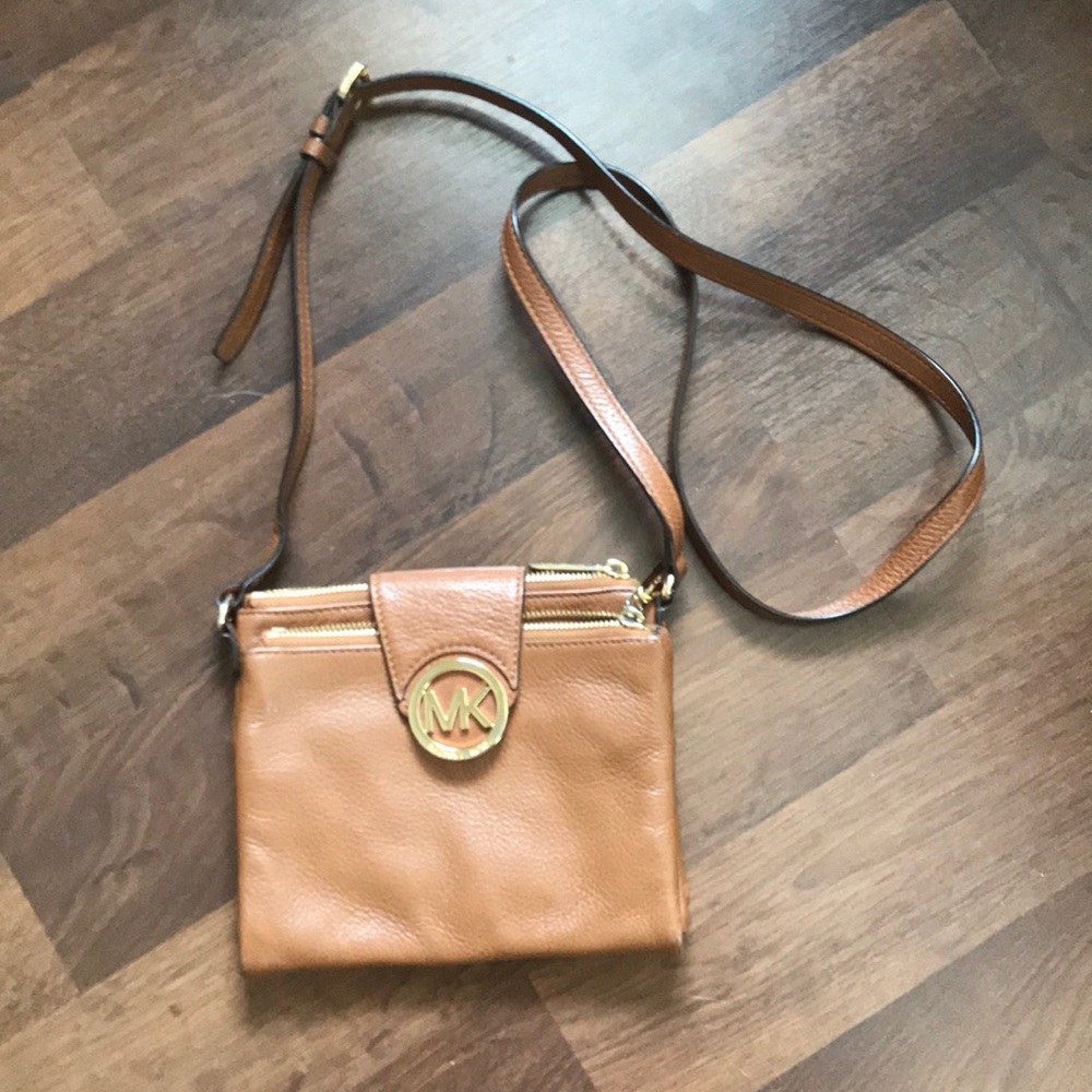 Michael Kors Crossbody in Camel